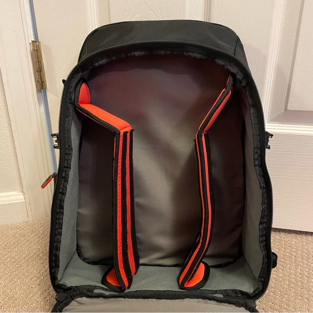 Case Logic Camera Backpack - Picture 3 of 6